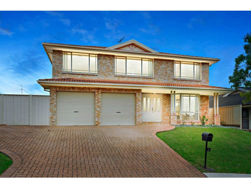 5 Woodlands Drive, Glenmore Park NSW 2745