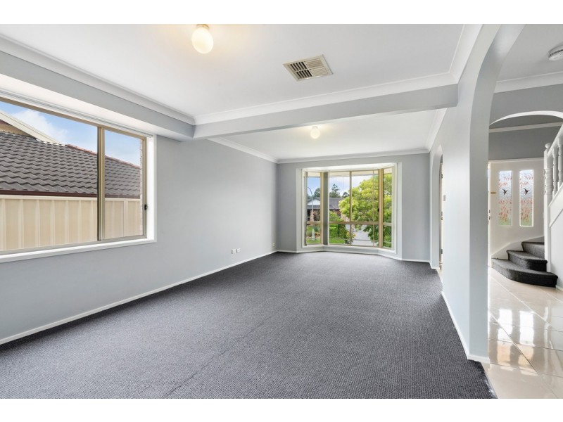 5 Woodlands Drive, Glenmore Park NSW 2745