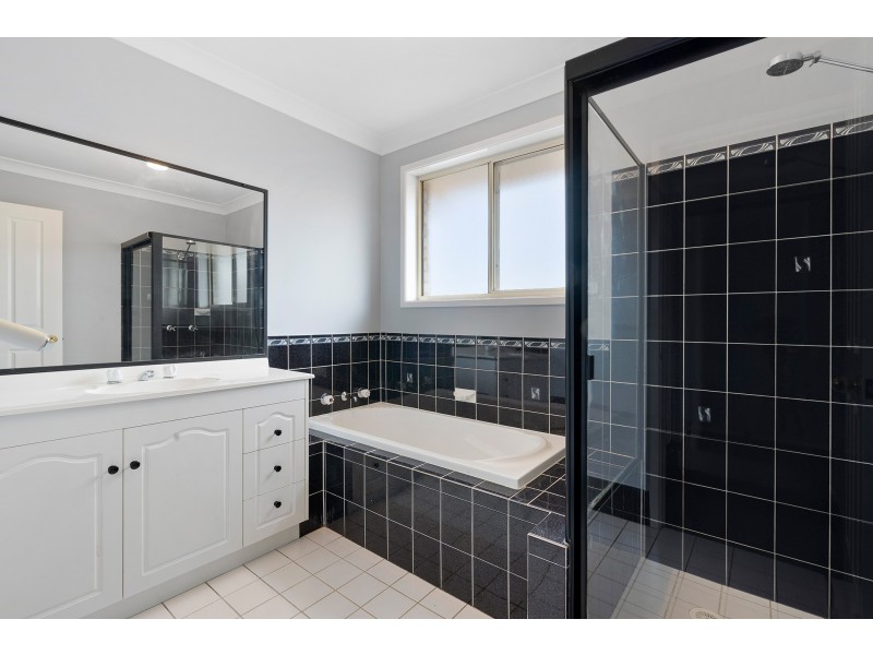 5 Woodlands Drive, Glenmore Park NSW 2745