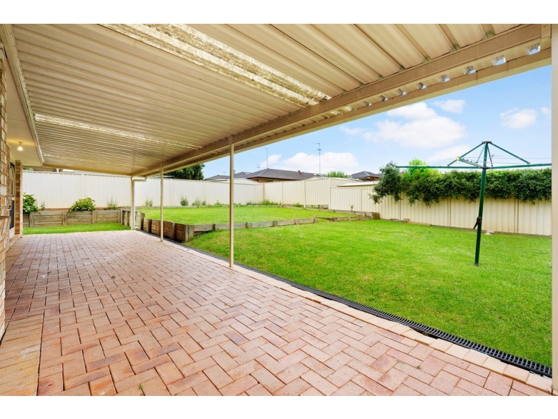 5 Woodlands Drive, Glenmore Park NSW 2745