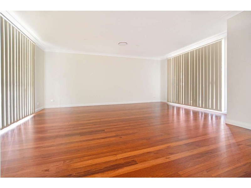 10 Murphy Street, Blaxland NSW 2774