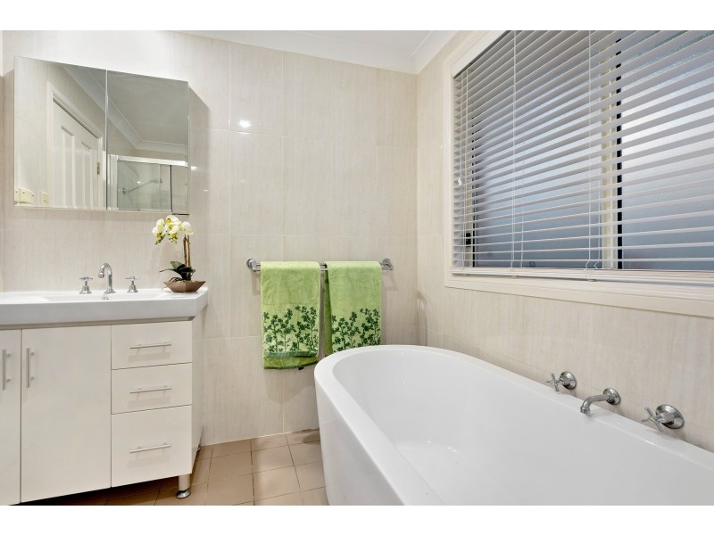 7 Winna Place, Glenmore Park NSW 2745