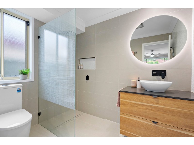 10 Narran Place, Glenmore Park NSW 2745