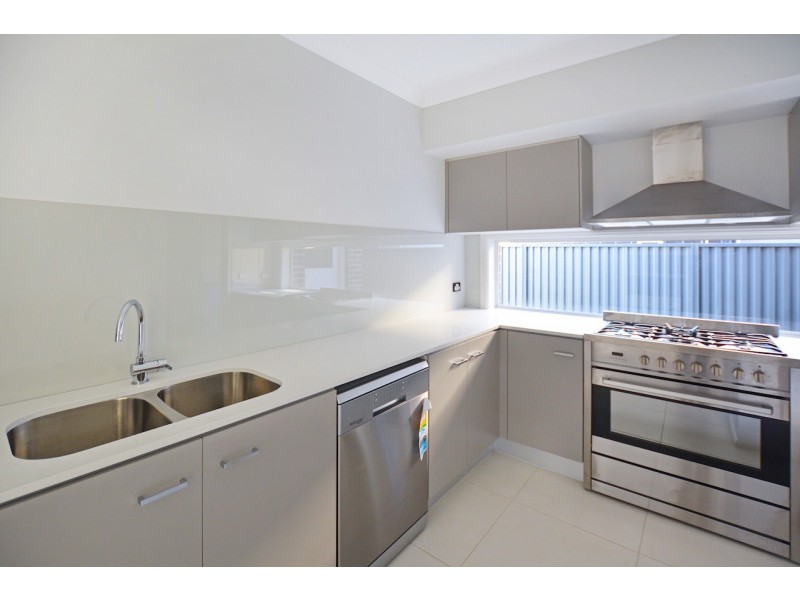 5 Sawsedge Avenue, Denham Court NSW 2565