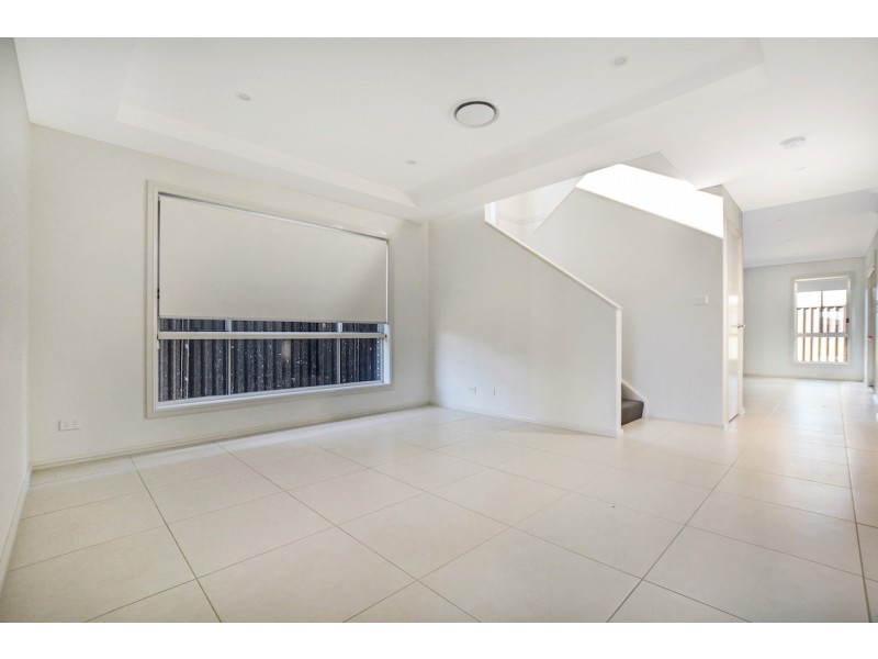 5 Sawsedge Avenue, Denham Court NSW 2565