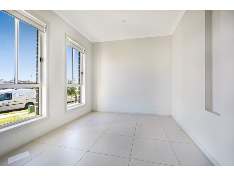 5 Sawsedge Avenue, Denham Court NSW 2565