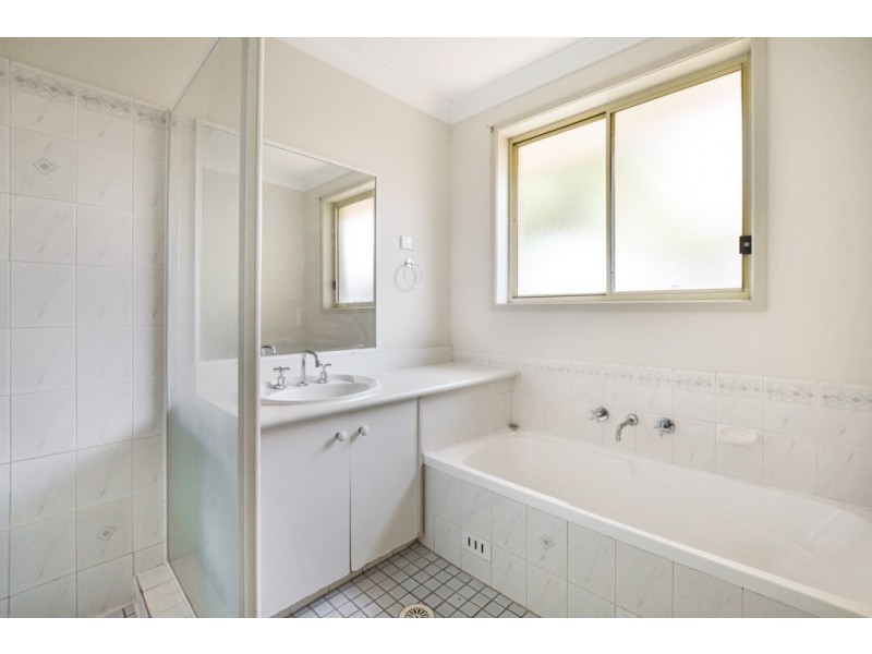 10 Poa Place, Glenmore Park NSW 2745
