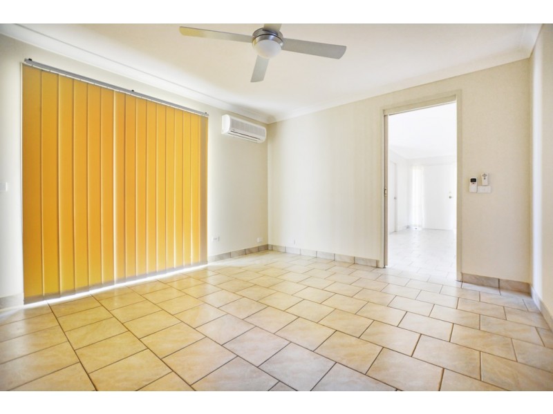 10 Poa Place, Glenmore Park NSW 2745