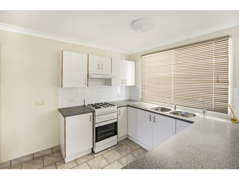 10 Poa Place, Glenmore Park NSW 2745
