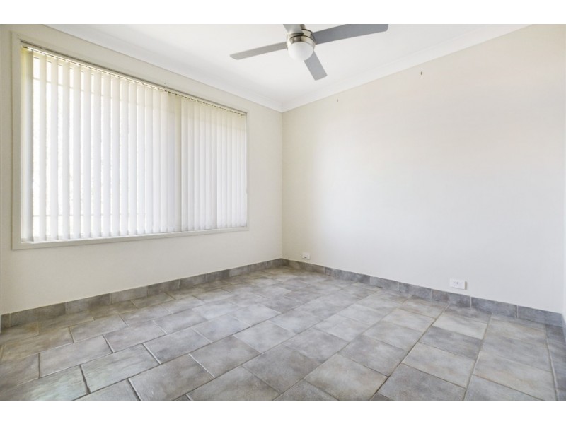 10 Poa Place, Glenmore Park NSW 2745