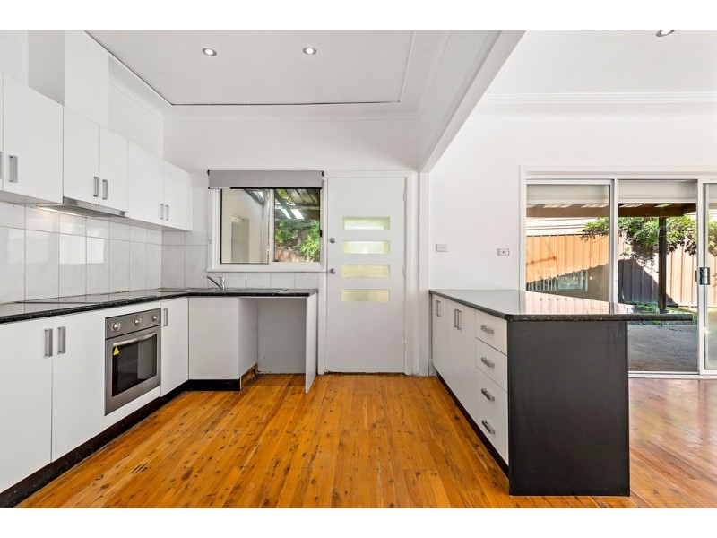 8 Hilltop Road, Penrith NSW 2750