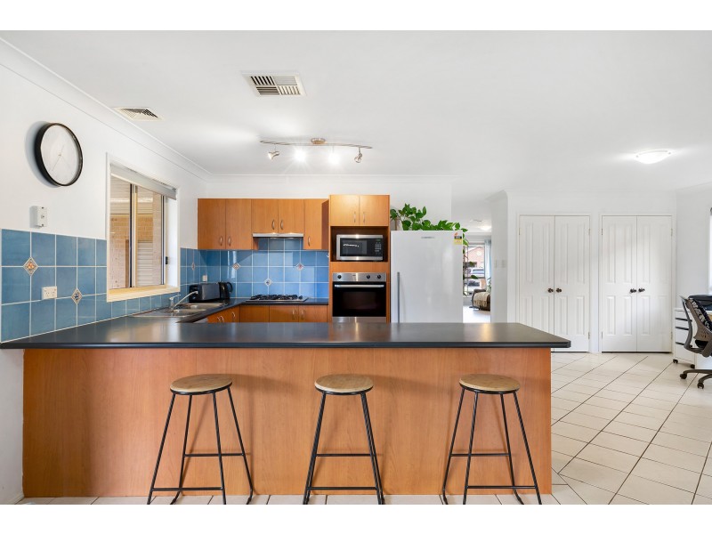 15 Kingsfield Avenue, Glenmore Park NSW 2745