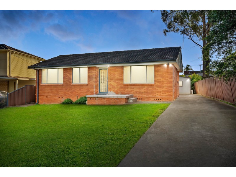 11 Twickenham Avenue, Cambridge Park NSW 2747