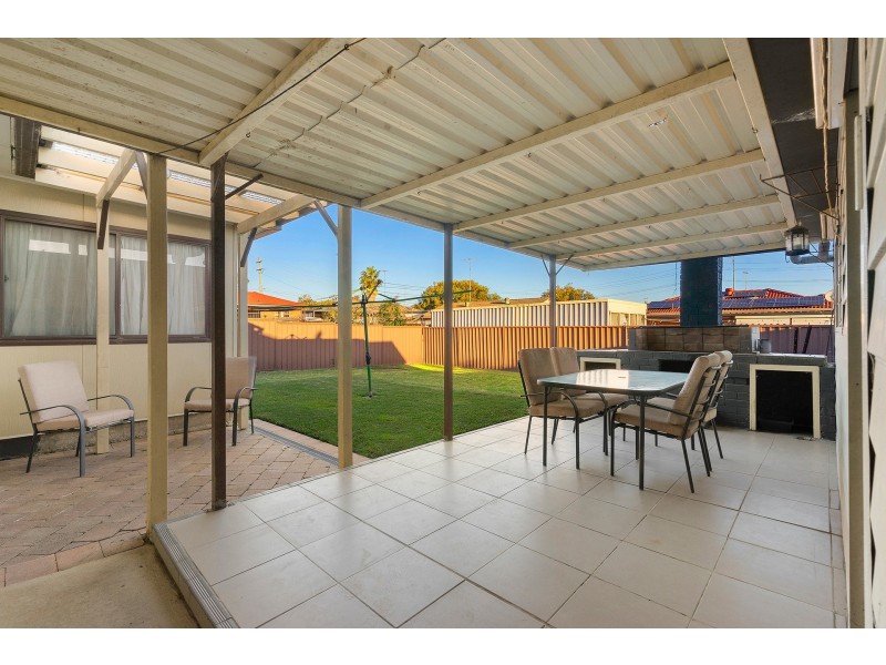 6 Gilbert Street, Colyton NSW 2760