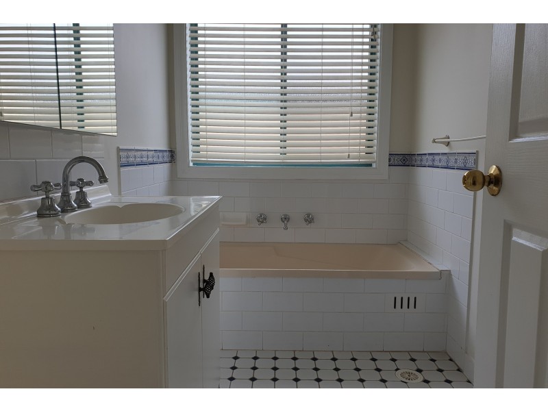 4 Corvus Close, Glenmore Park NSW 2745