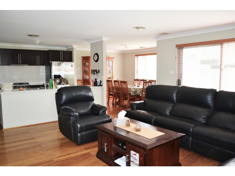 6 Jindalee Place, Glenmore Park NSW 2745