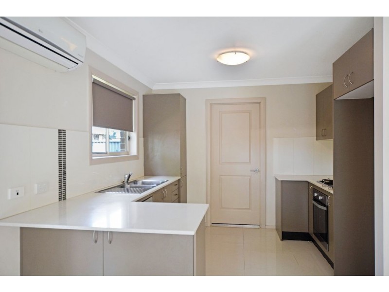 2/27 Eton Road, Cambridge Park NSW 2747