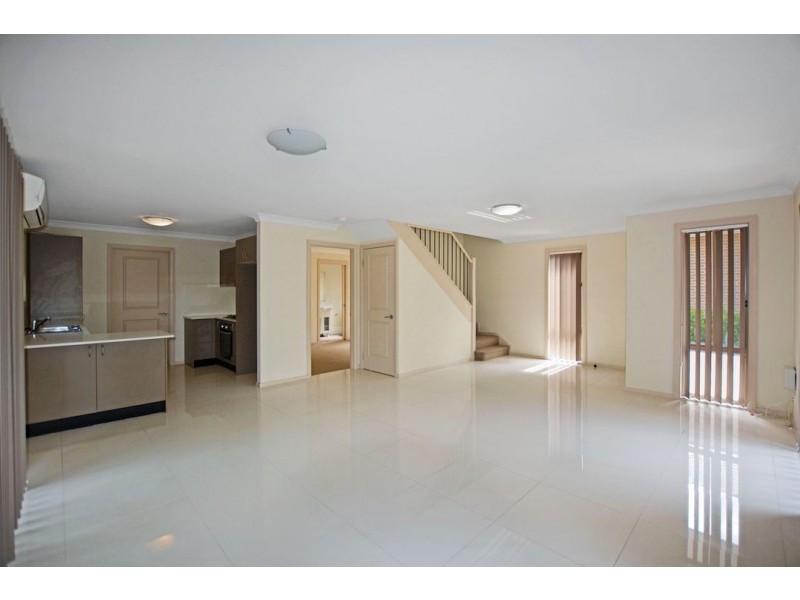 2/27 Eton Road, Cambridge Park NSW 2747