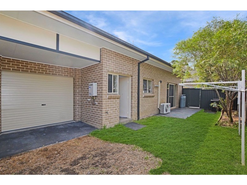 2/27 Eton Road, Cambridge Park NSW 2747