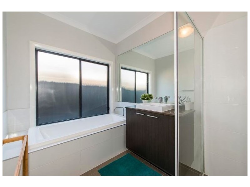 9 Lyora Street, Glenmore Park NSW 2745