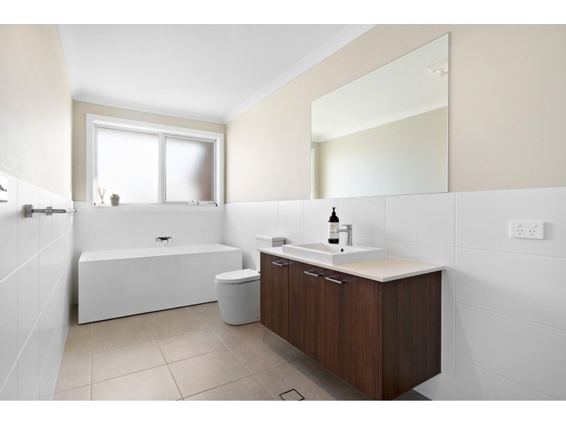 71 Doncaster Avenue, Claremont Meadows NSW 2747