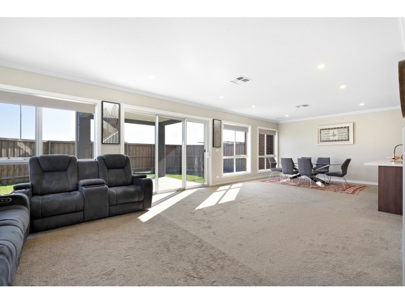 71 Doncaster Avenue, Claremont Meadows NSW 2747