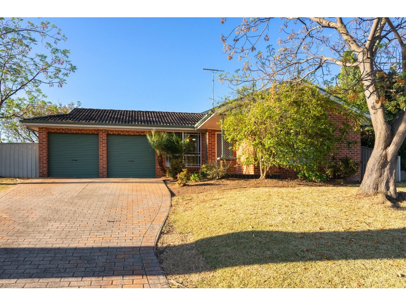 15 Womra Crescent, Glenmore Park NSW 2745