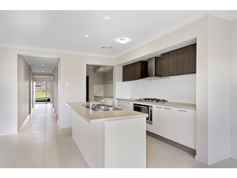 14 Shale Hill Drive, Glenmore Park NSW 2745