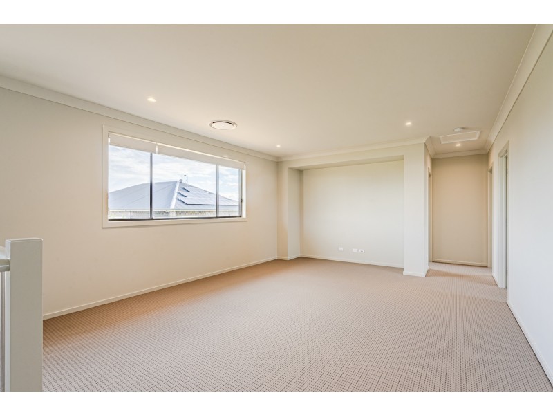 14 Shale Hill Drive, Glenmore Park NSW 2745