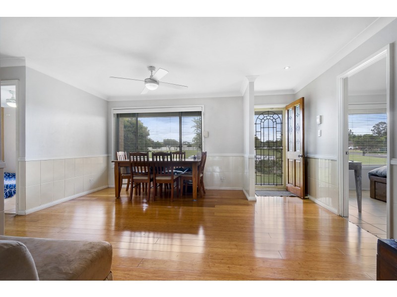 24 Dampier Avenue, Werrington County NSW 2747