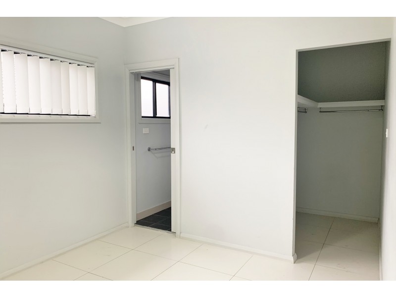 32 Howarth Street, Ropes Crossing NSW 2760