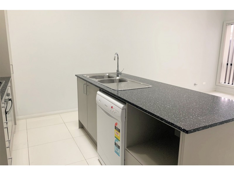 32 Howarth Street, Ropes Crossing NSW 2760