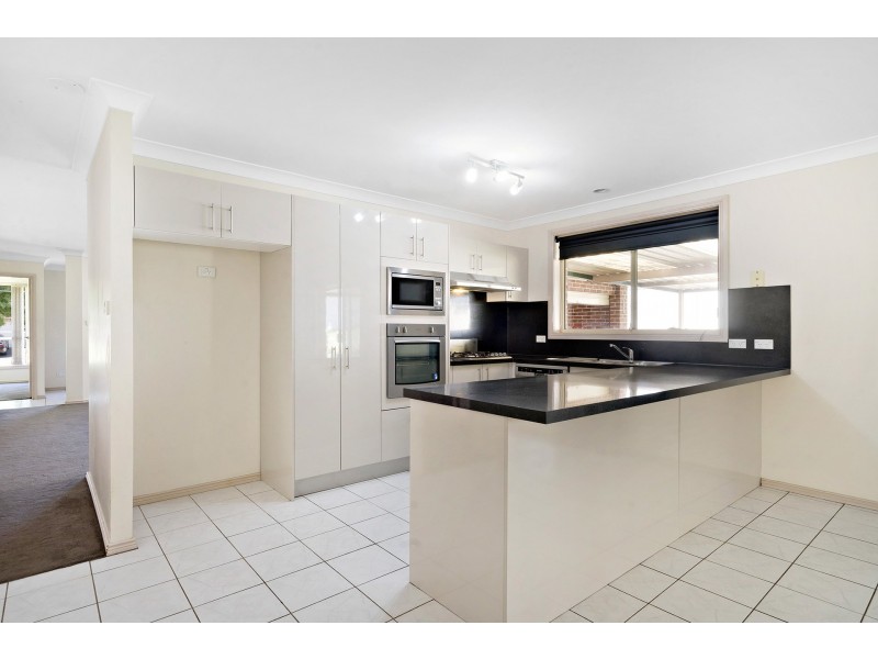 33 Camellia Avenue, Glenmore Park NSW 2745