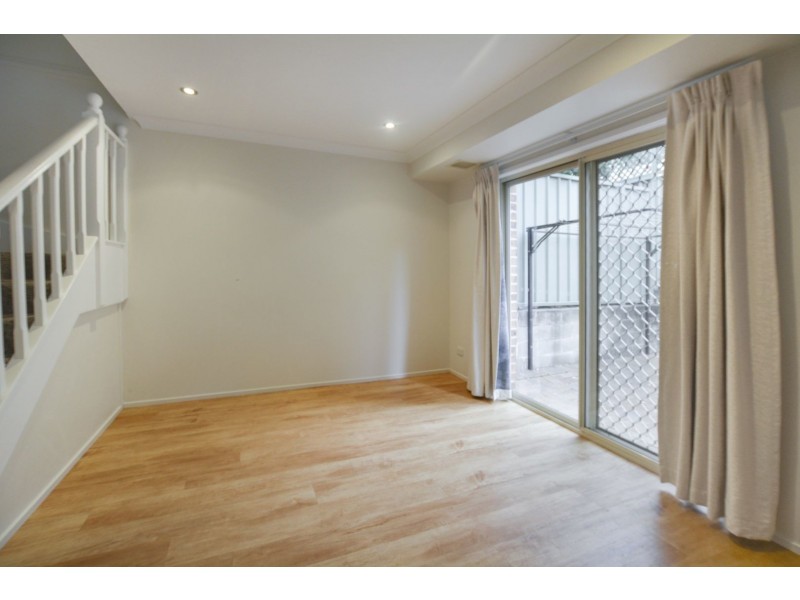 8/8-10 Robert Street, Penrith NSW 2750