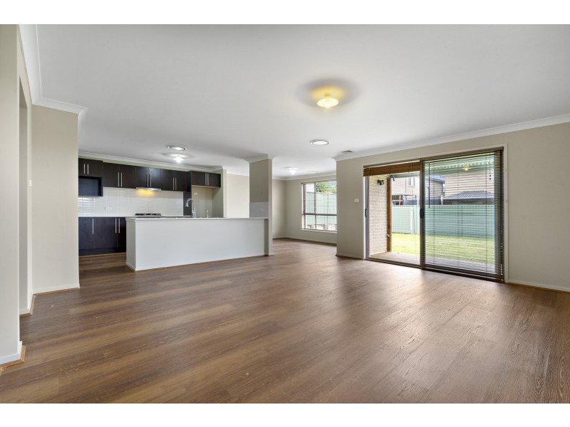 6 Jindalee Place, Glenmore Park NSW 2745