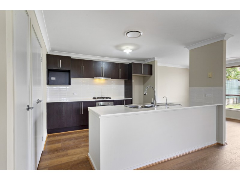 6 Jindalee Place, Glenmore Park NSW 2745