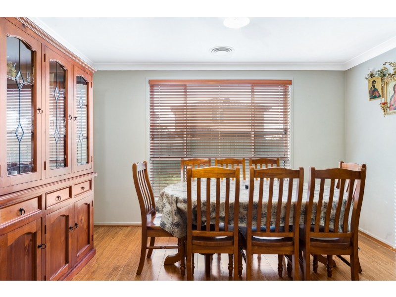 6 Jindalee Place, Glenmore Park NSW 2745