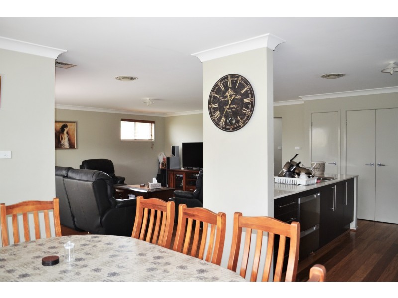 6 Jindalee Place, Glenmore Park NSW 2745