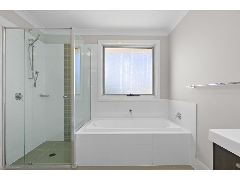 2/2 Watt Place, Emu Plains NSW 2750