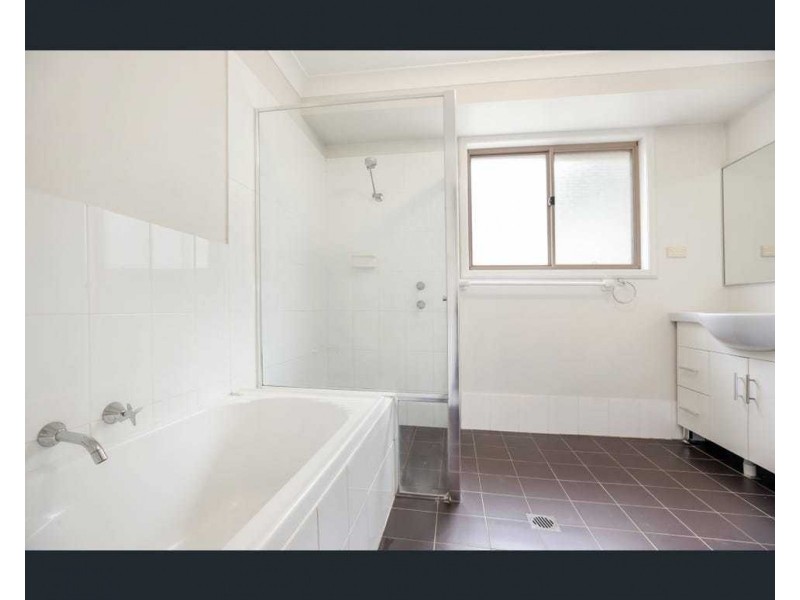 33 Yuroka Drive, Glenmore Park NSW 2745