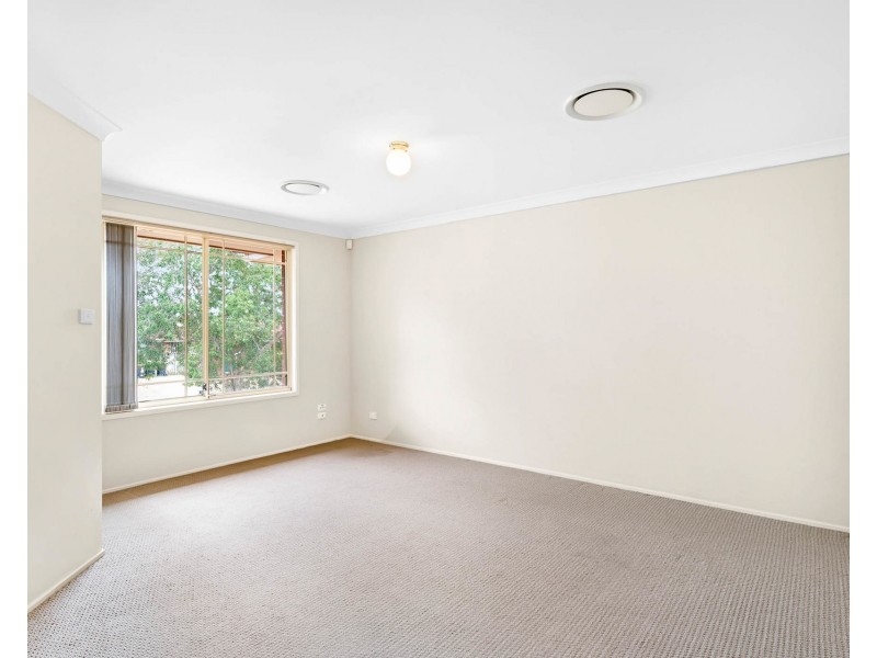 6 Oriole Street, Glenmore Park NSW 2745