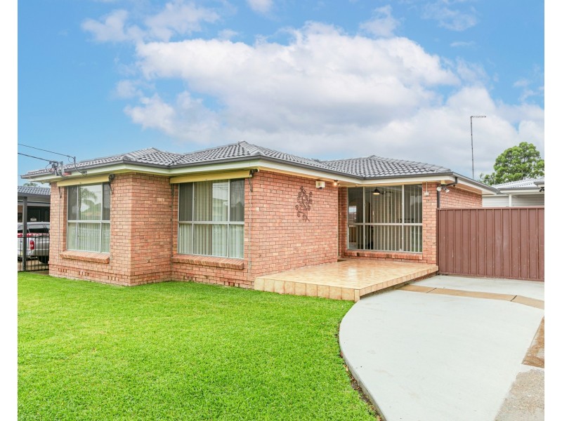 33 Tarana Crescent, Dharruk NSW 2770
