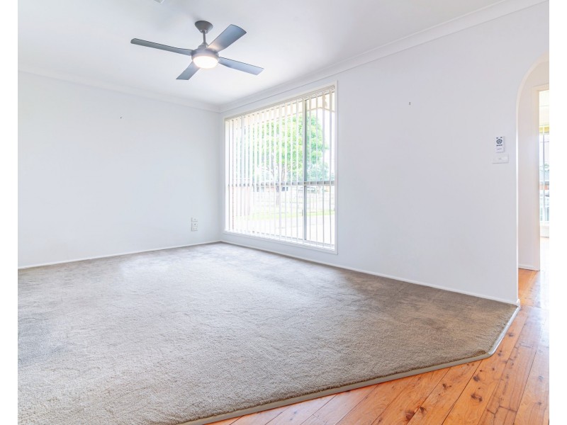 33 Tarana Crescent, Dharruk NSW 2770