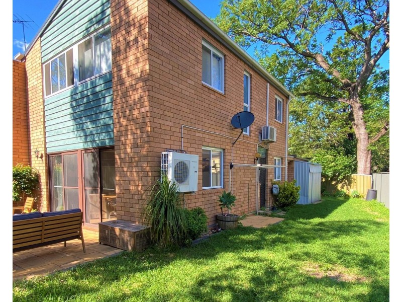 1/4 De Vilnits Parade, Penrith NSW 2750