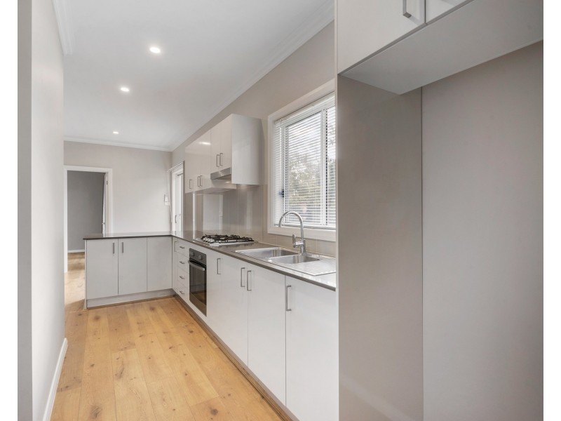 8A Park Avenue, Springwood NSW 2777