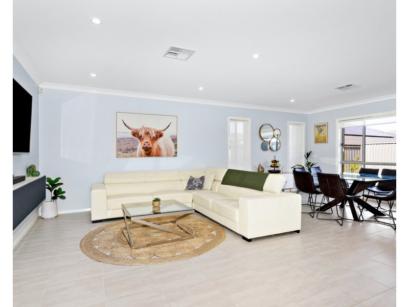 27 Galloway Road, Glenmore Park NSW 2745