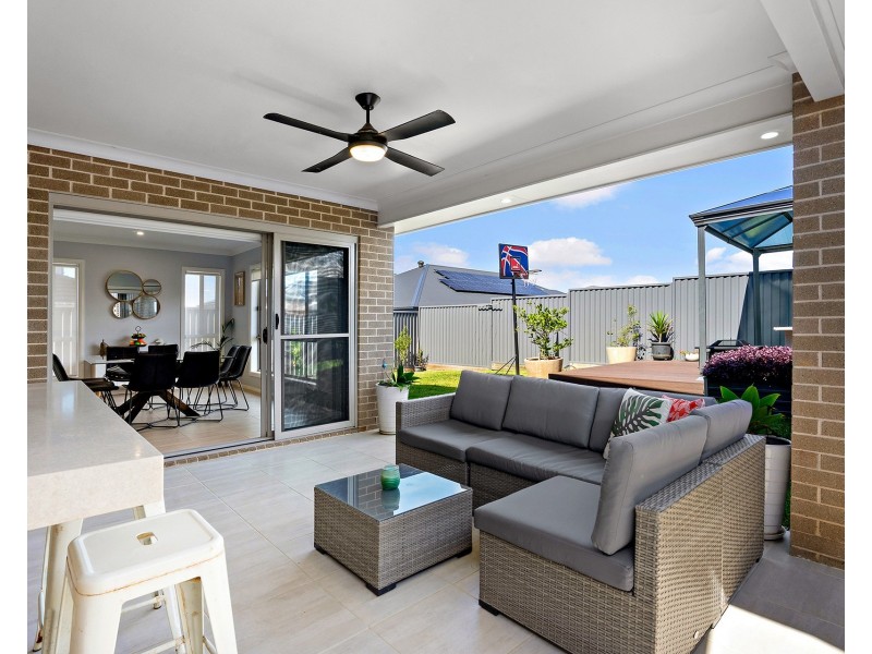 27 Galloway Road, Glenmore Park NSW 2745