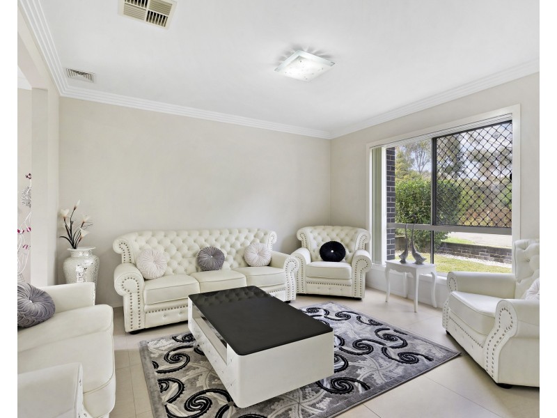 1 White Cedar Avenue, Claremont Meadows NSW 2747
