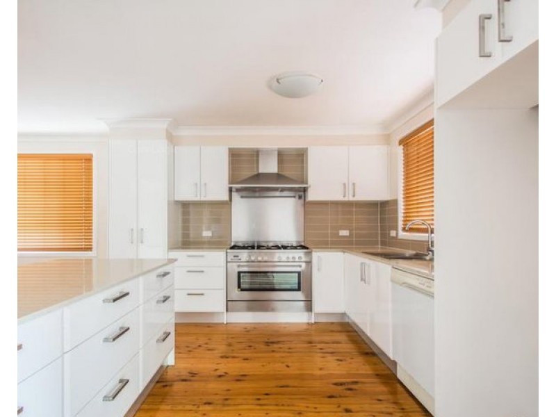 20 Woodlawn Drive, Toongabbie NSW 2146