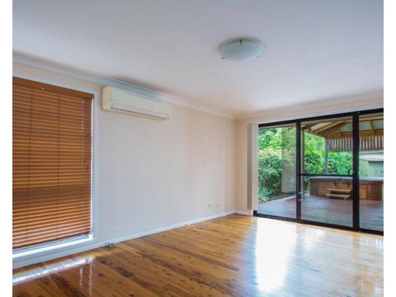 20 Woodlawn Drive, Toongabbie NSW 2146